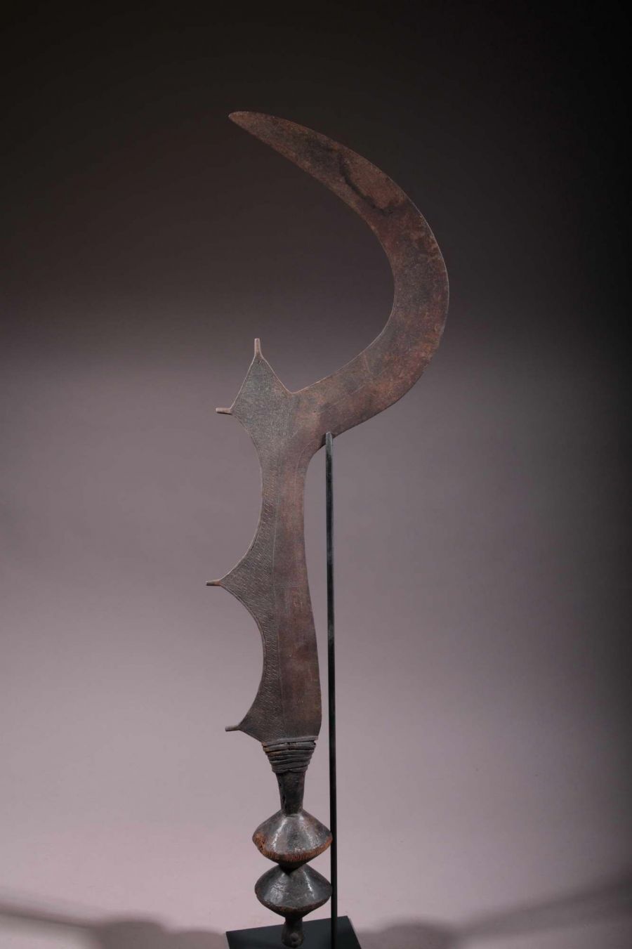 Ngombe knife cutter of head  