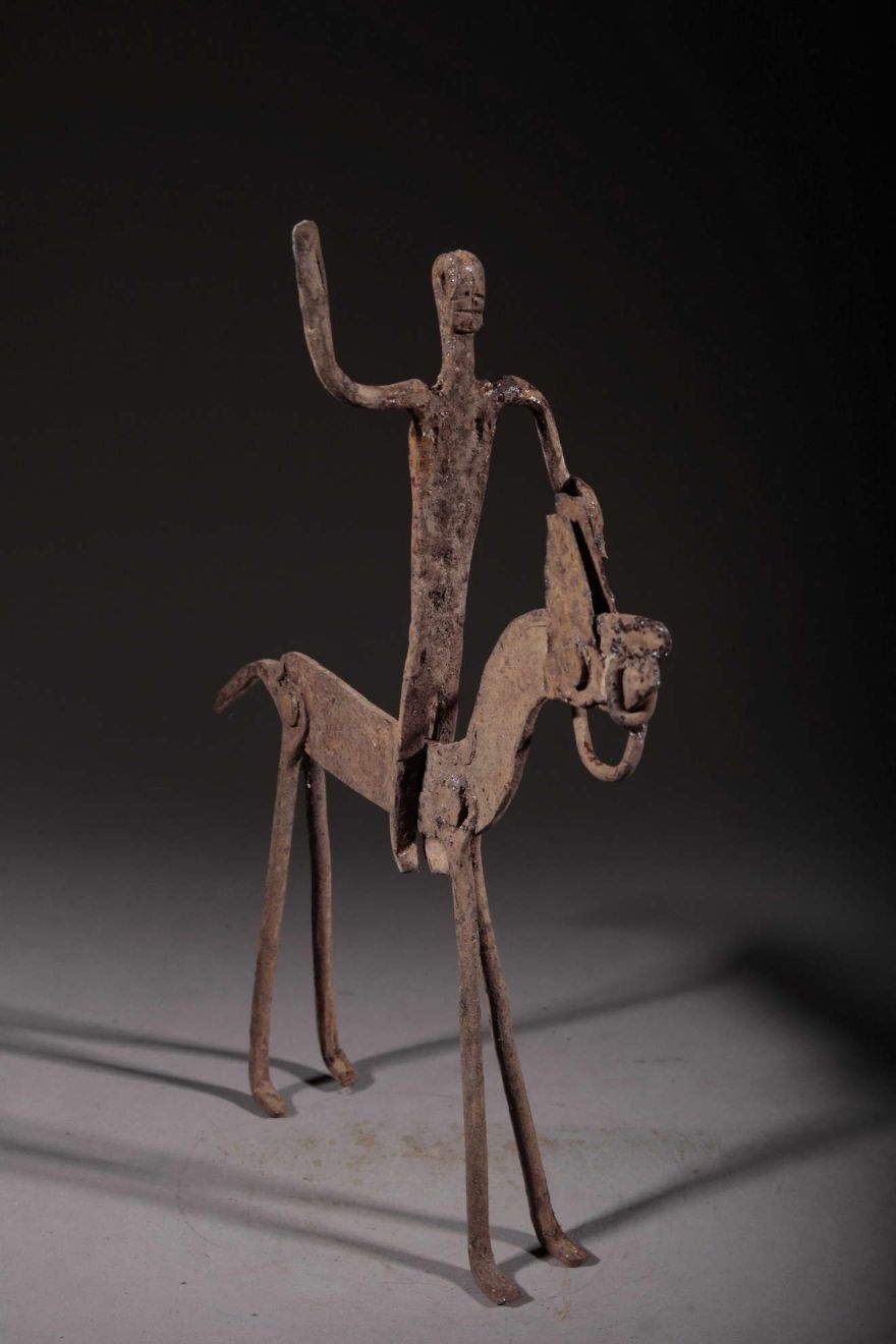 Cavalier Lobi en fer noir 