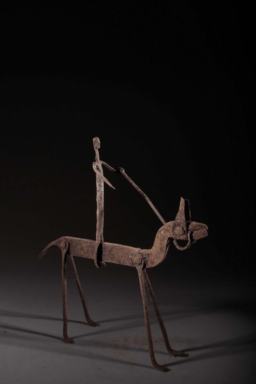 Cavalier Lobi en fer noir 